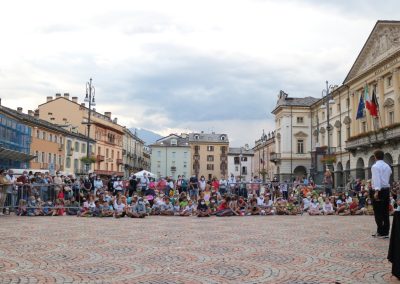 Adrian Kaye in piazza Chanoux