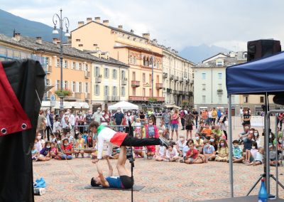 Federica Tranchida e Adrian Kaye in piazza Chanoux